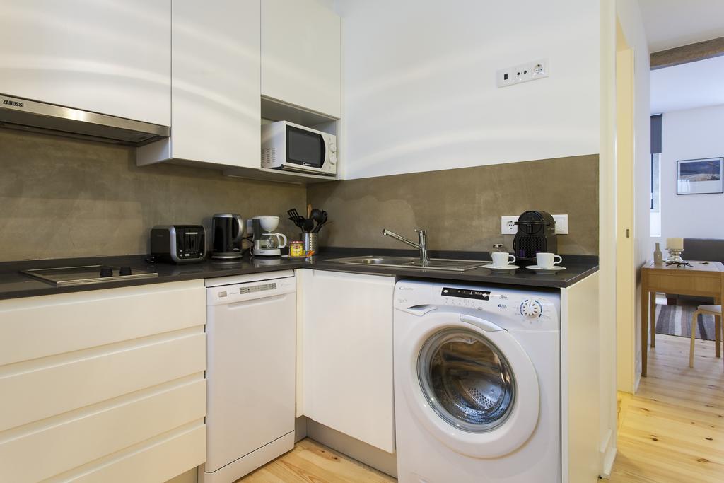 Joivy Cosy 1-Bed Flat With Workspace In Santa Catarina, Moments From Luis De Camoes Sq Lissabon Zimmer foto