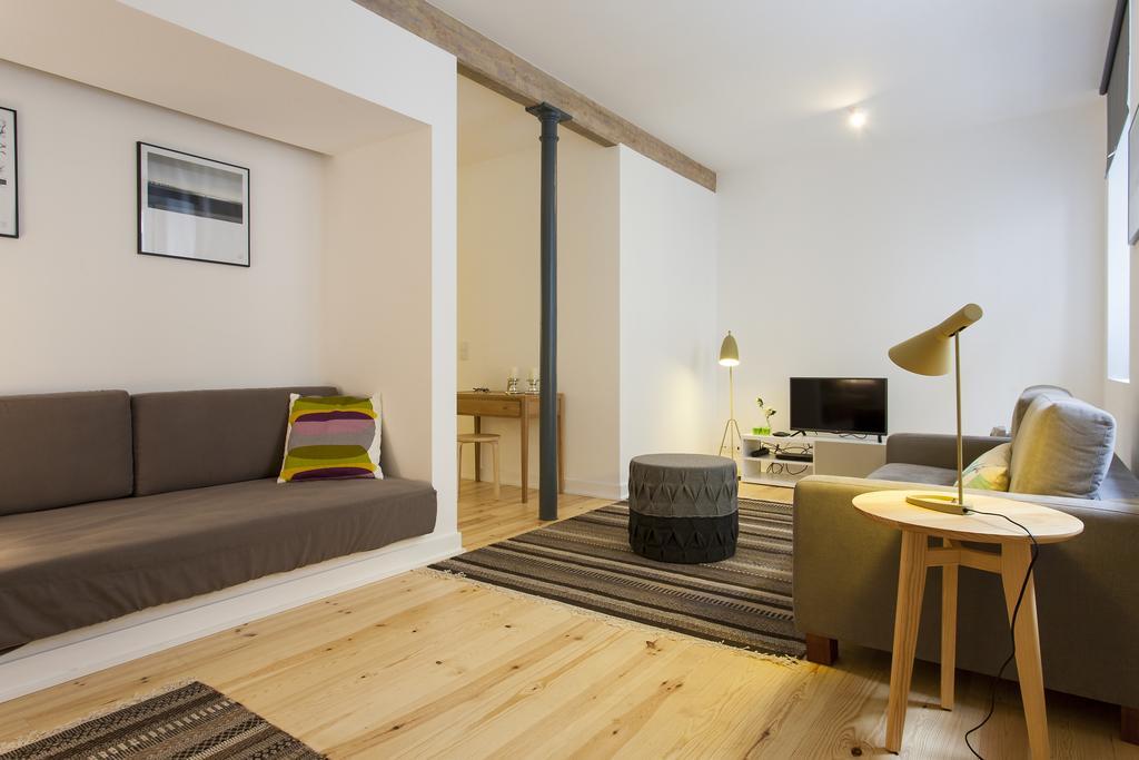 Joivy Cosy 1-Bed Flat With Workspace In Santa Catarina, Moments From Luis De Camoes Sq Lissabon Zimmer foto