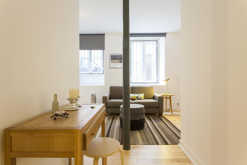 Joivy Cosy 1-Bed Flat With Workspace In Santa Catarina, Moments From Luis De Camoes Sq Lissabon Zimmer foto