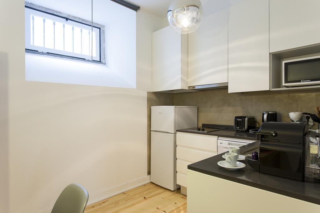 Joivy Cosy 1-Bed Flat With Workspace In Santa Catarina, Moments From Luis De Camoes Sq Lissabon Zimmer foto