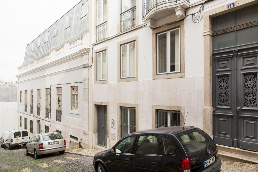Joivy Cosy 1-Bed Flat With Workspace In Santa Catarina, Moments From Luis De Camoes Sq Lissabon Zimmer foto
