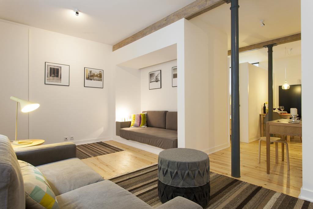 Joivy Cosy 1-Bed Flat With Workspace In Santa Catarina, Moments From Luis De Camoes Sq Lissabon Zimmer foto